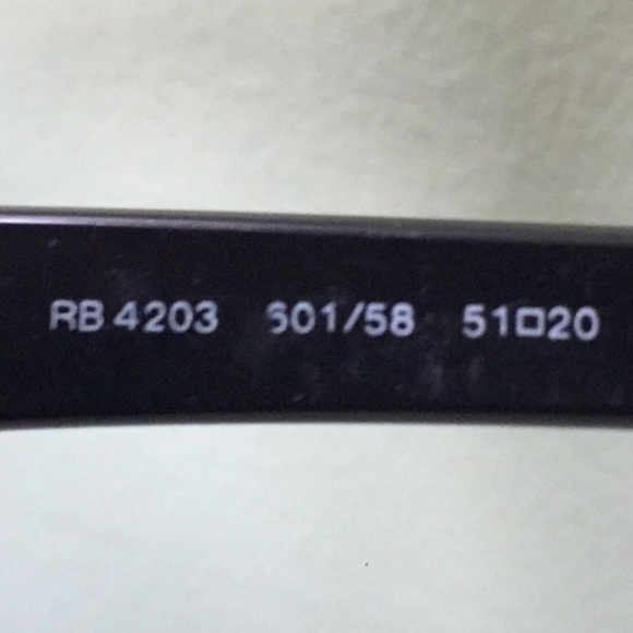 Ray-Ban Sunglasses - Picture 7 of 8